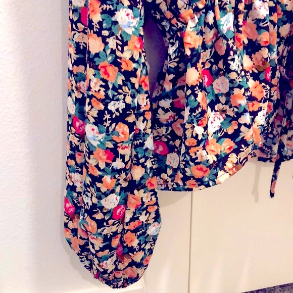 [SHEIN] Floral Long Bell-Sleeve Front-Tie Shirt - Womens Size Medium - Picture 2 of 10